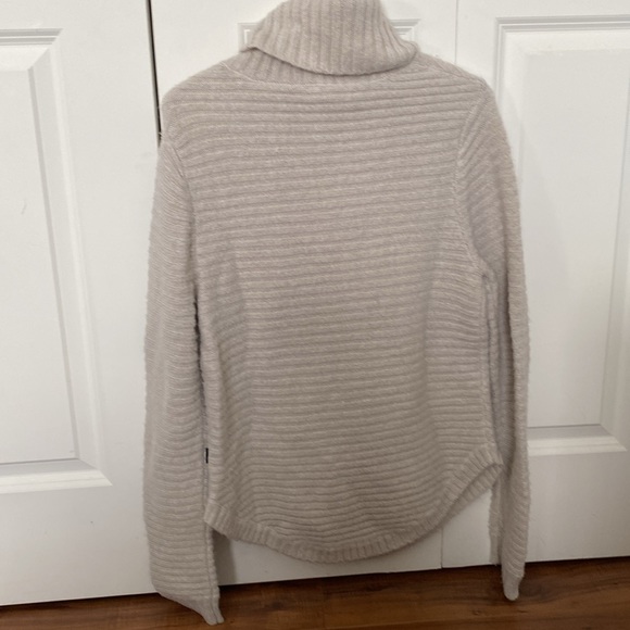 Beige turtle neck comfy top - Picture 2 of 3